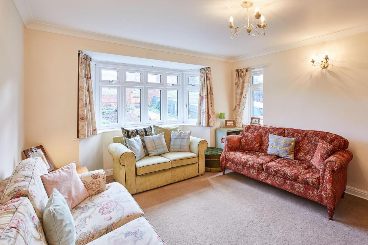 Host & Stay - Coach Cottage Brotton 외부 사진