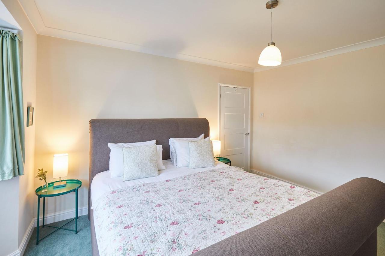Host & Stay - Coach Cottage Brotton 외부 사진
